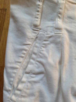 Falda Stradivarius blanca botones