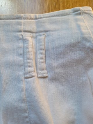 Falda Stradivarius blanca botones