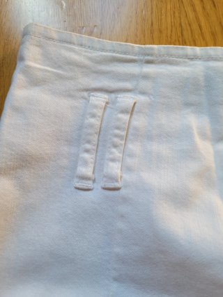 Falda Stradivarius blanca botones