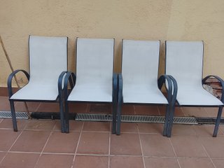 Mesa redonda cristal y 4 sillas terraza