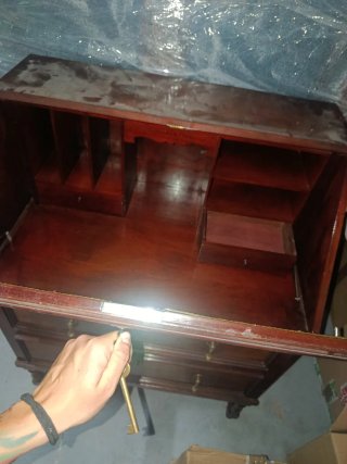Mueble antiguo de madera