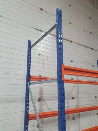 Lote 16 m. de estanterías metálicas para picking