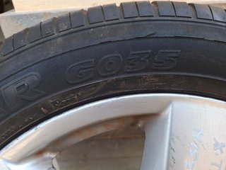 Llanta de Nissan Qashqai 215-55-R17 94V Casi Nueva