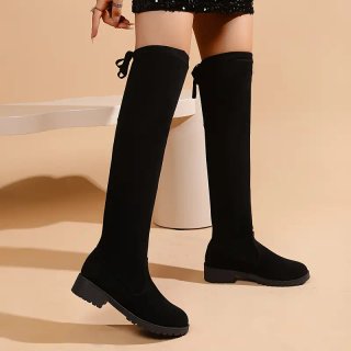 Botas altas negras con cordones