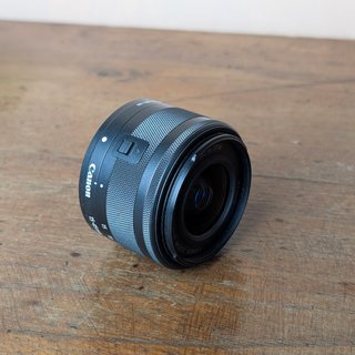 Canon EOS M5 + Adaptador EF + 15-45 IS