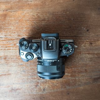 Canon EOS M5 + Adaptador EF + 15-45 IS