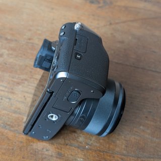 Canon EOS M5 + Adaptador EF + 15-45 IS