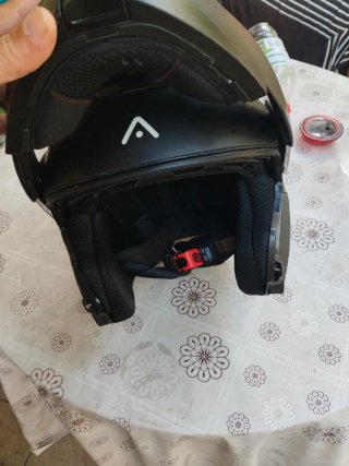 Casco de moto negro