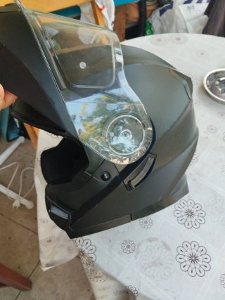 Casco de moto negro