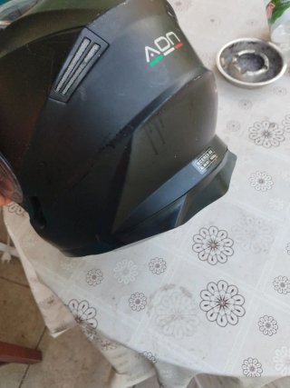 Casco de moto negro