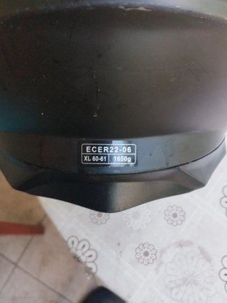 Casco de moto negro