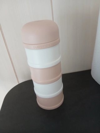 Termo, dispensador y biberones