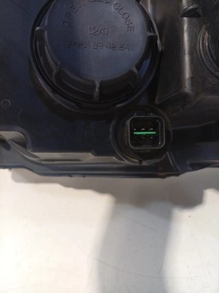 Faro delantero derecho Kia Sorento 2007