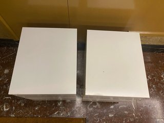 Mesita de noche blanca. 2 unidades