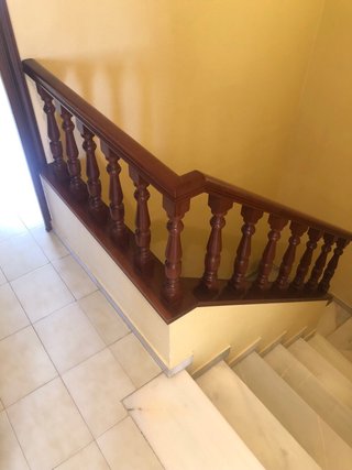 Balaustrada de madera maciza