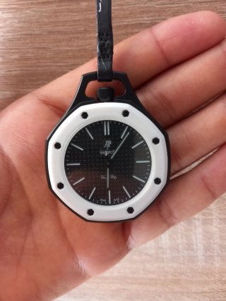 Swatch x Audemars Piguet Royal Pop Ocho Negro