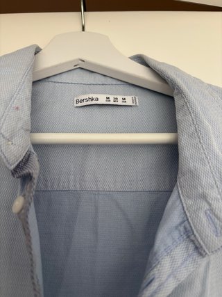 Camisa Bershka azul talla M