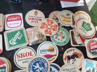 Set di 124 sottobicchieri per birra