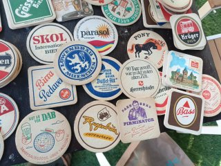 Set di 124 sottobicchieri per birra