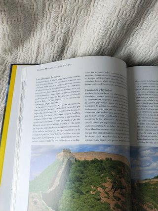 Libro tapa dura 8 Maravillas del Mundo Moderno