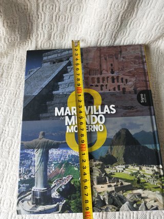 Libro tapa dura 8 Maravillas del Mundo Moderno