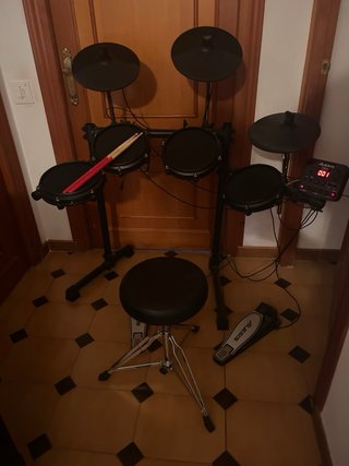 Batería Electrónica Alesis