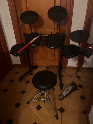 Batería Electrónica Alesis