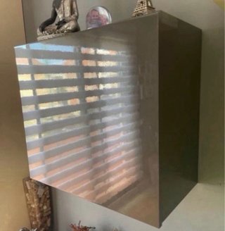Mueble de salón modular gris y blanco