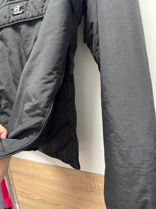 Chaqueta Anorak Pull&Bear Negra Talla L