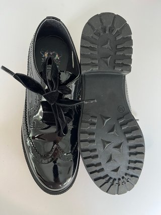 Zapatos negros charol