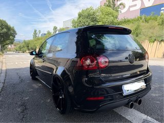 Volkswagen Golf MK5 R32
