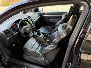 Volkswagen Golf MK5 R32