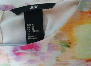 Blusa H&M sin mangas floral