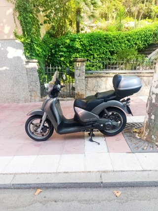 Aprilia Scarabeo Gris