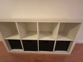 Mesa centro y estantería salón