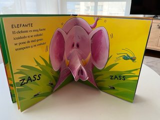 4 Libros infantiles con desplegables