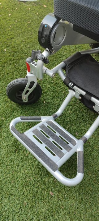 Silla de ruedas eléctrica plegable