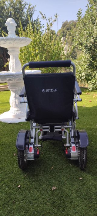 Silla de ruedas eléctrica plegable