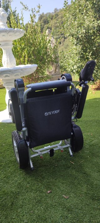 Silla de ruedas eléctrica plegable
