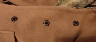 Abrigo camel con cuello de pelo