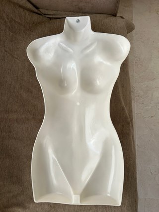 Medio busto con percha, nuevo