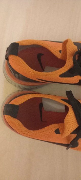 Tenis Nike Deportivos Naranja y Negro