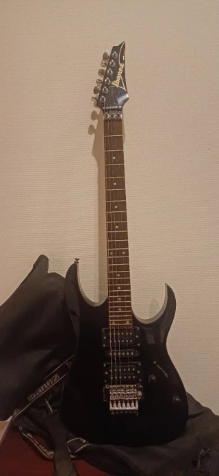 Guitarra Eléctrica Ibanez Serie RG S4090947.  Negr