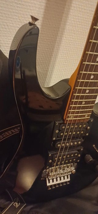 Guitarra Eléctrica Ibanez Serie RG S4090947.  Negr