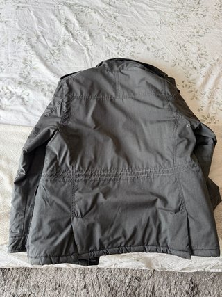 Cazadora Zara gris con cuello de pelo