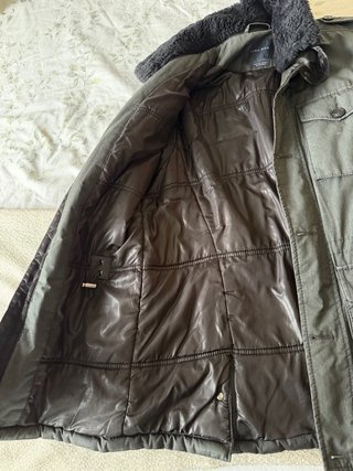 Cazadora Zara gris con cuello de pelo