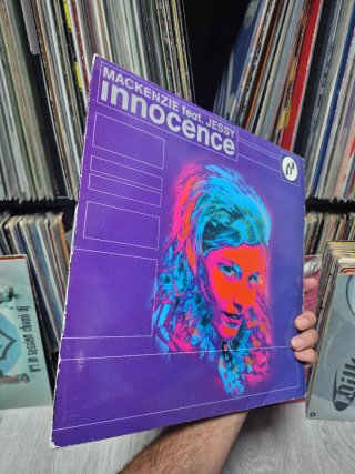 Mackenzie - Innocence feat. Jessy