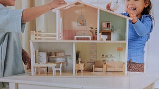 Casa de Muñecas de Madera