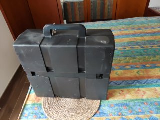 Máquina de escribir Olivetti Studio 46 con caja