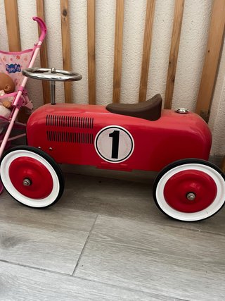 Coche vintage rojo